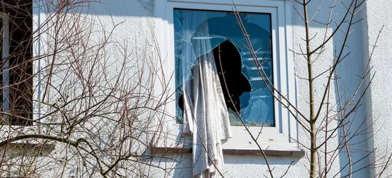 Storm Window Installation Contractors in Midland, Ontario